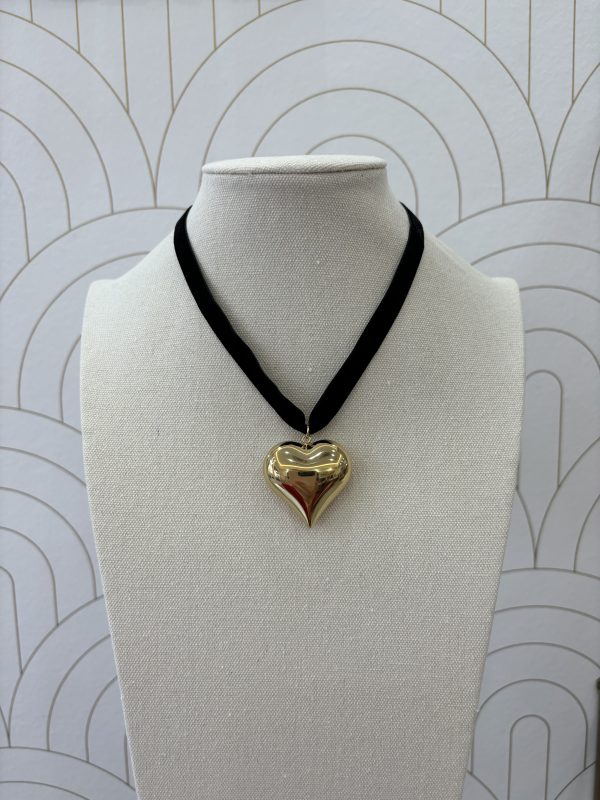 COLLAR CORAZÓN NEGRO