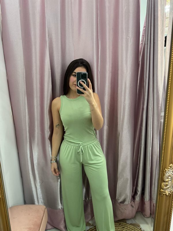 PANTALÓN VERDE